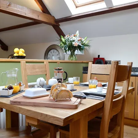 The Coach House برامبتون